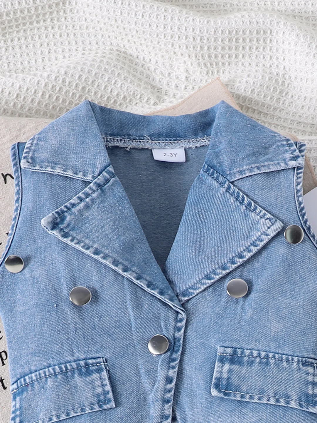 COMBINAISON A MANCHES FINES +VESTE JEANS. 2ANS A 7ANS